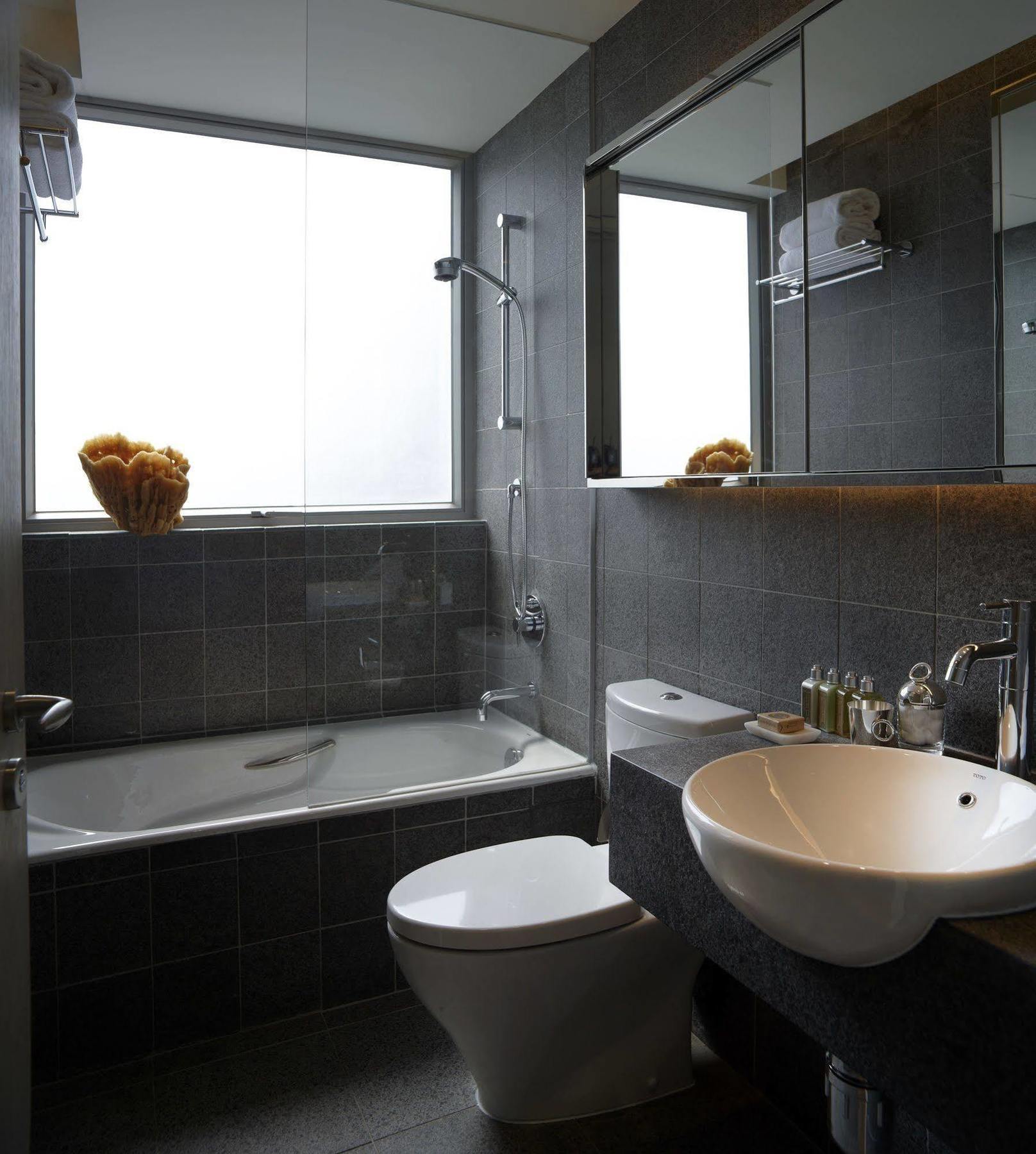 Aparthotel Twenty One Whitfield à Hong Kong Extérieur photo